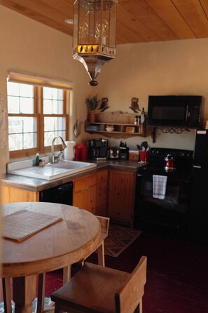 Fridge, microwave, oven, stovetop - Best Location/ Walkable Neighborhood/ Gated Parking (Albuquerque)