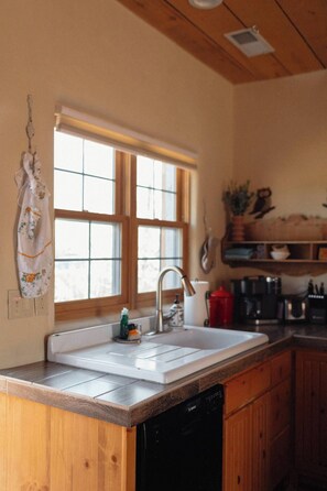 Fridge, microwave, oven, stovetop - Best Location/ Walkable Neighborhood/ Gated Parking (Albuquerque)