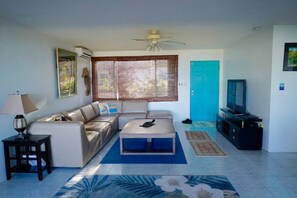 Living area - Merizo Seaside BnB - Owner's Residence (Tasi Merizo)
