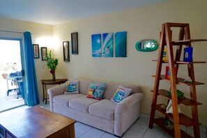 Living area - Merizo Seaside BnB - Owner's Residence (Tasi Merizo)