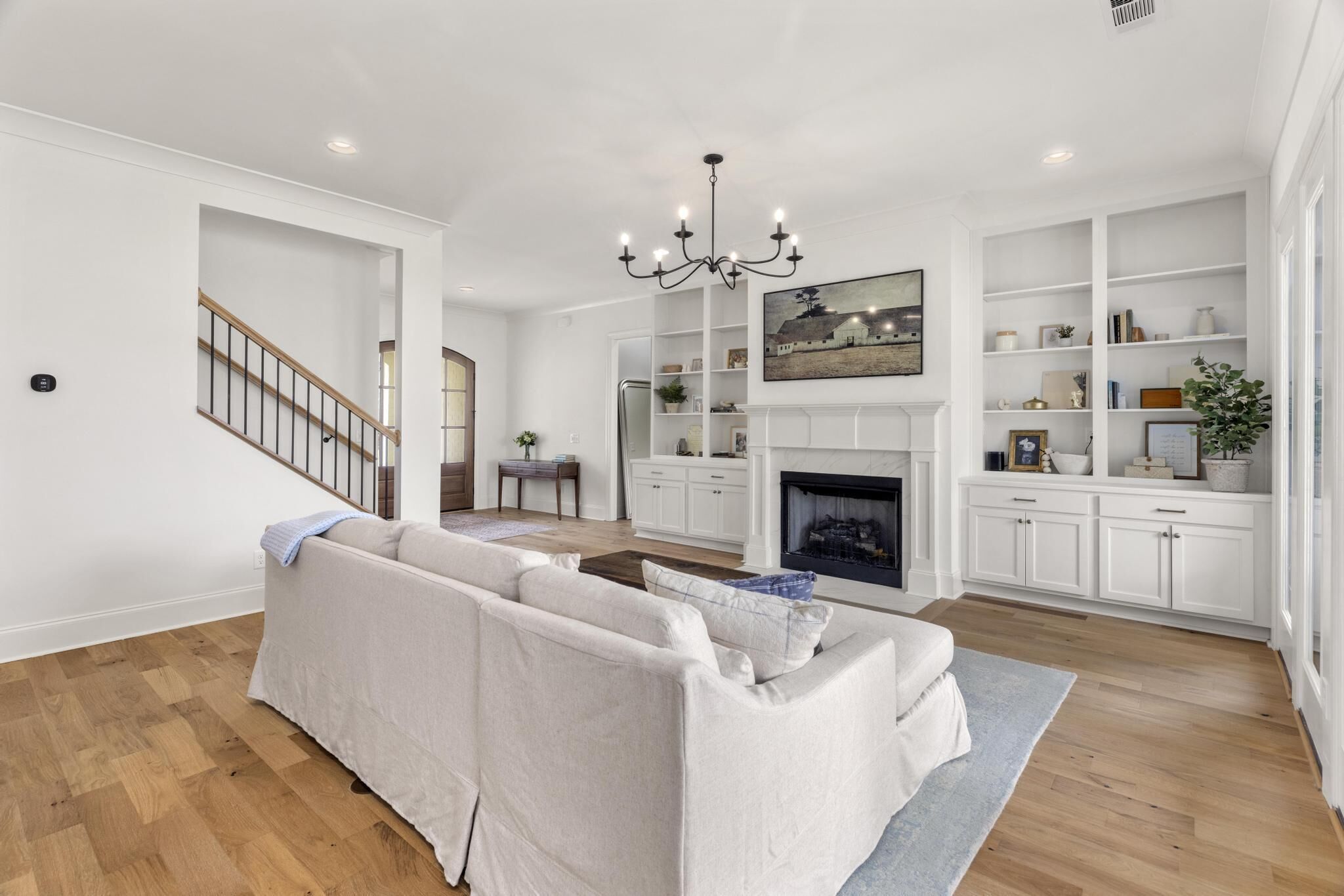 Ultimate Game Day House! Outdoor Grill 🍔 65” Smart Tv 🐅 King Suite 🚲 Peloton