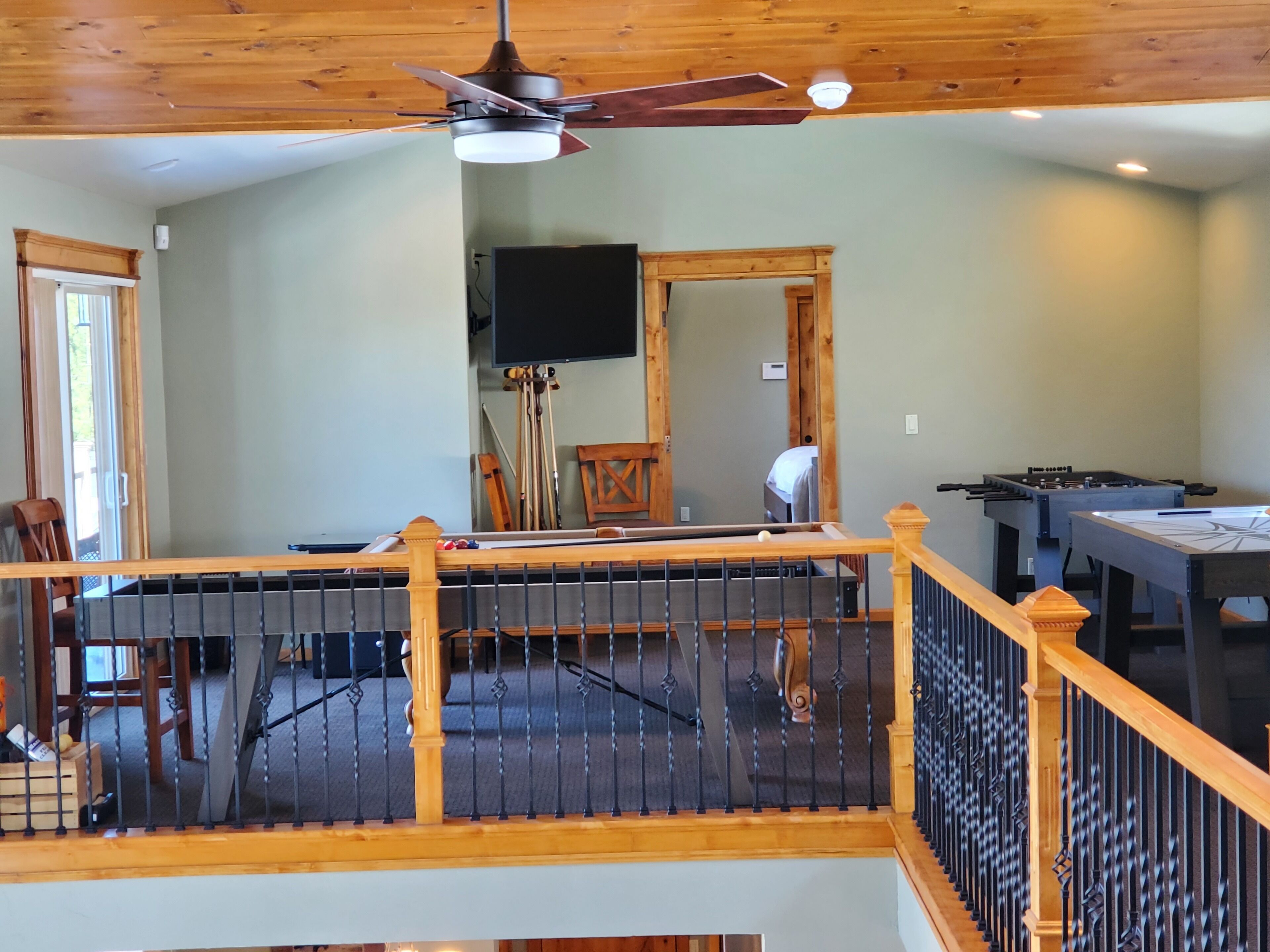 Luxury, Views, Hot Tub, Game Room, Close To Casinos, Lake & Skiing