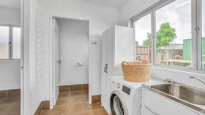 13 Indigo Avenue - 'Indigo Sands' - Rainbow Beach. Beds made for arrival. Close to beach