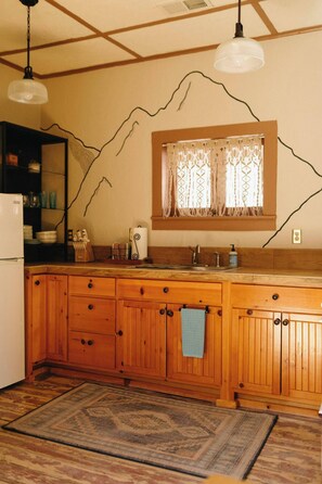 Interior - Best Location/ Walkable Neighborhood/ Gated Parking (Albuquerque)