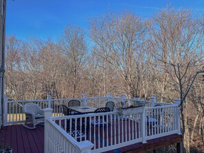 Outdoor dining - Captivating Warwick Family Home (West Warwick)