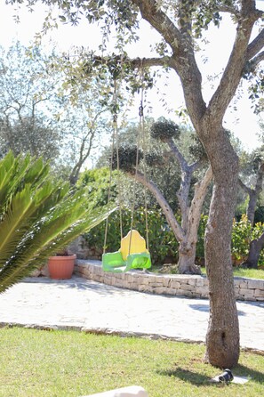 Children's area - VILLA LAURETO with a panoramic view (Selva di Fasano)