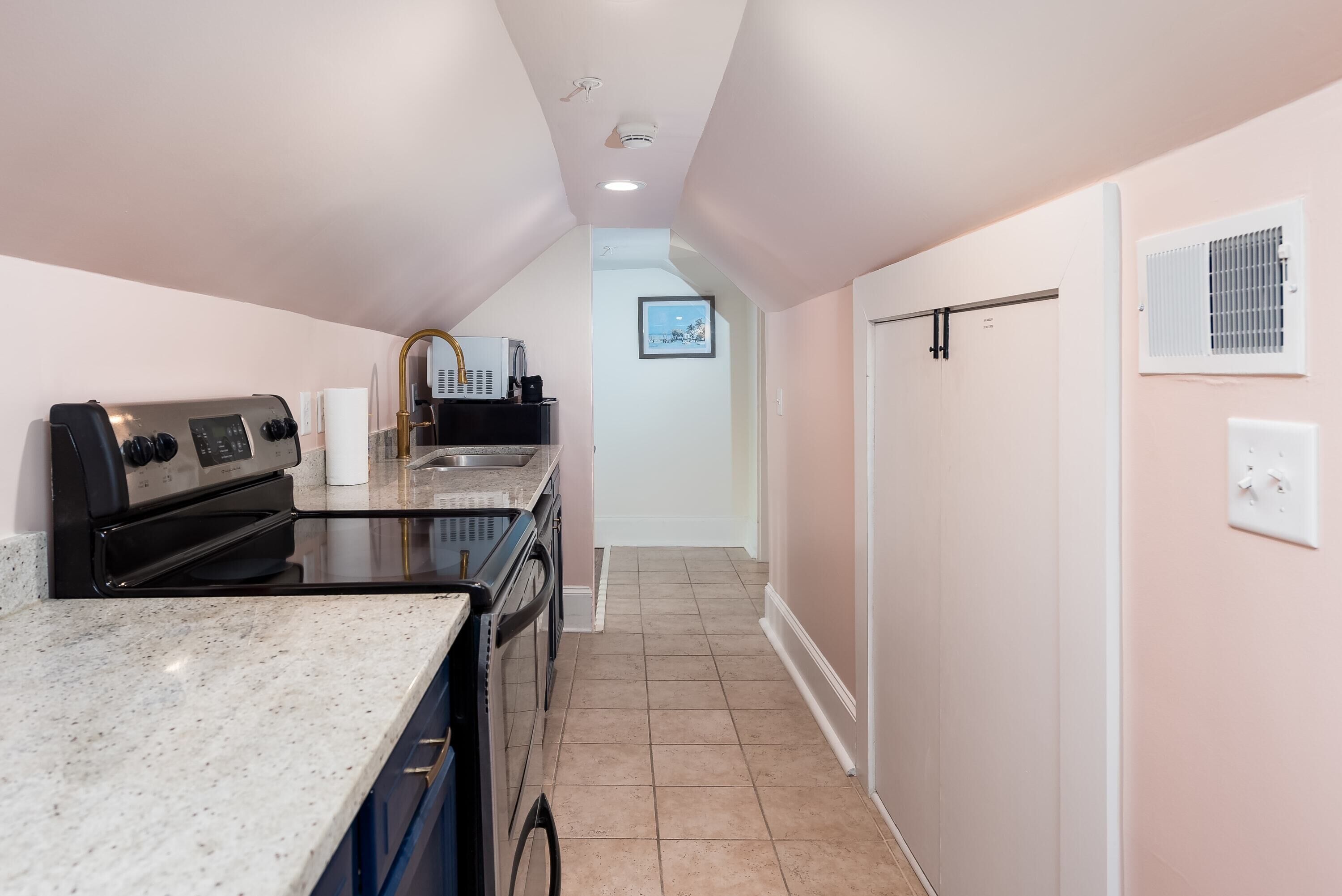 One Bedroom Studio Su