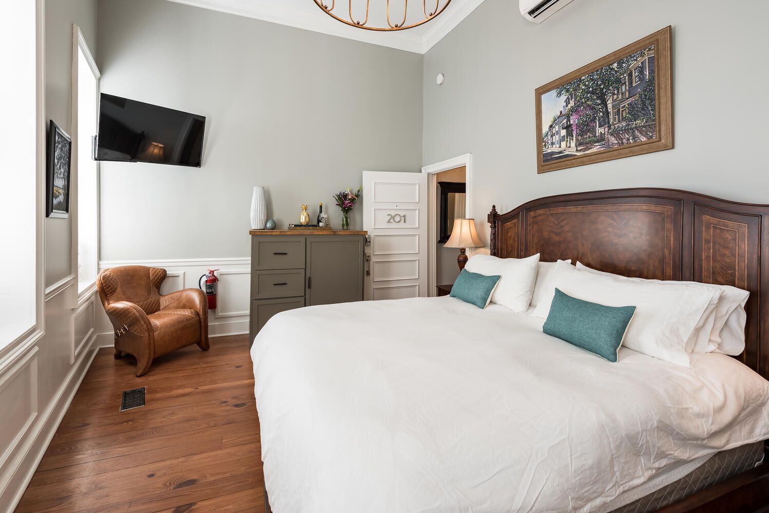 One Bedroom Loft - The Quarters on Vendue