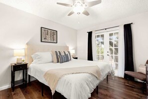 4 bedrooms, iron/ironing board, free WiFi, bed sheets