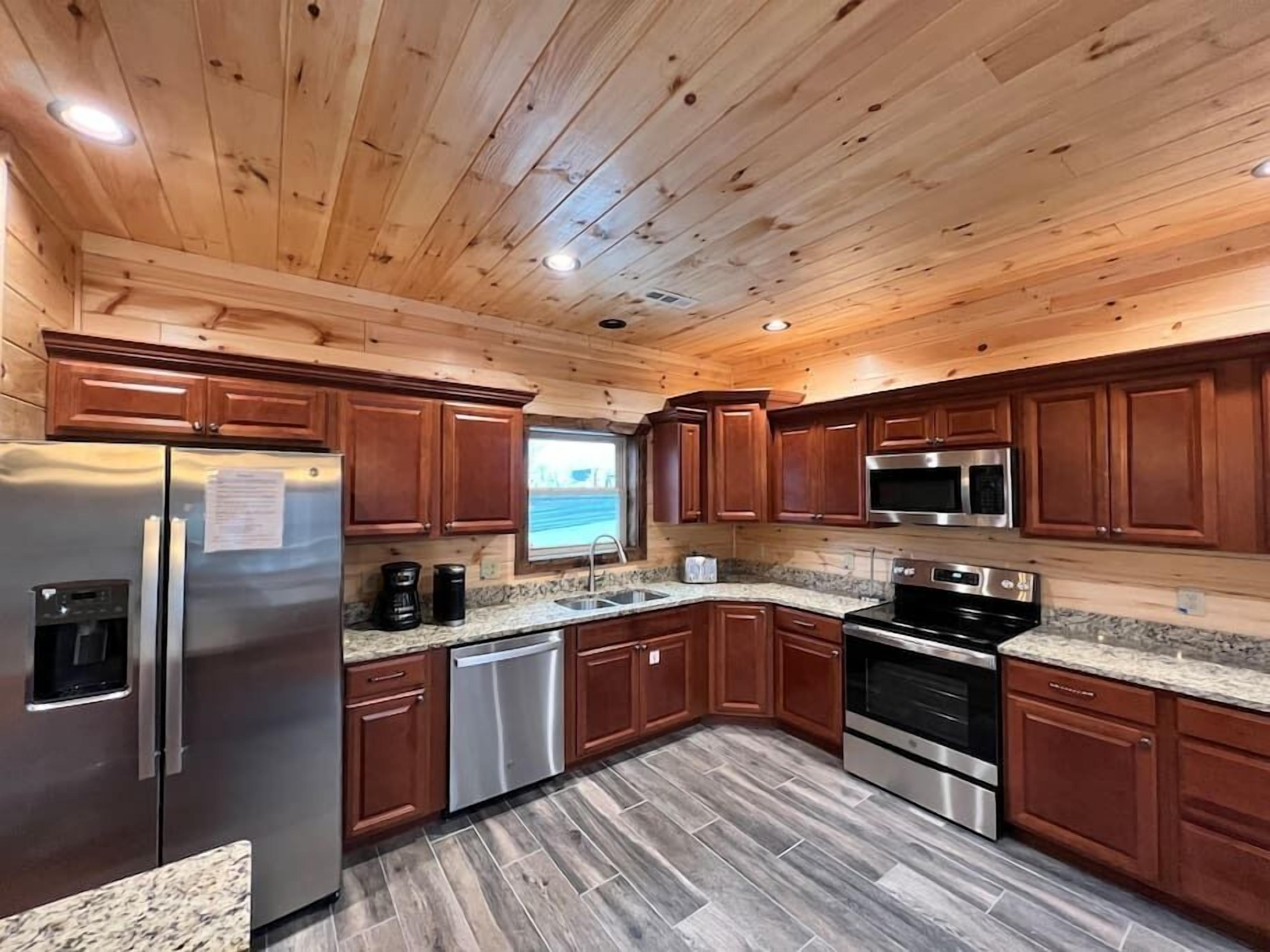 Good Company - 4 Master BR, Views, Theater, Arcade, EVC