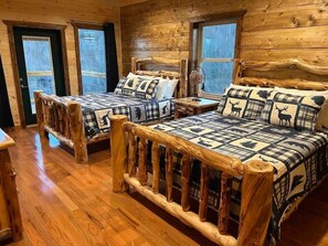 4 Schlafzimmer, Schreibtisch, Bügeleisen/Bügelbrett, Reisekinderbett