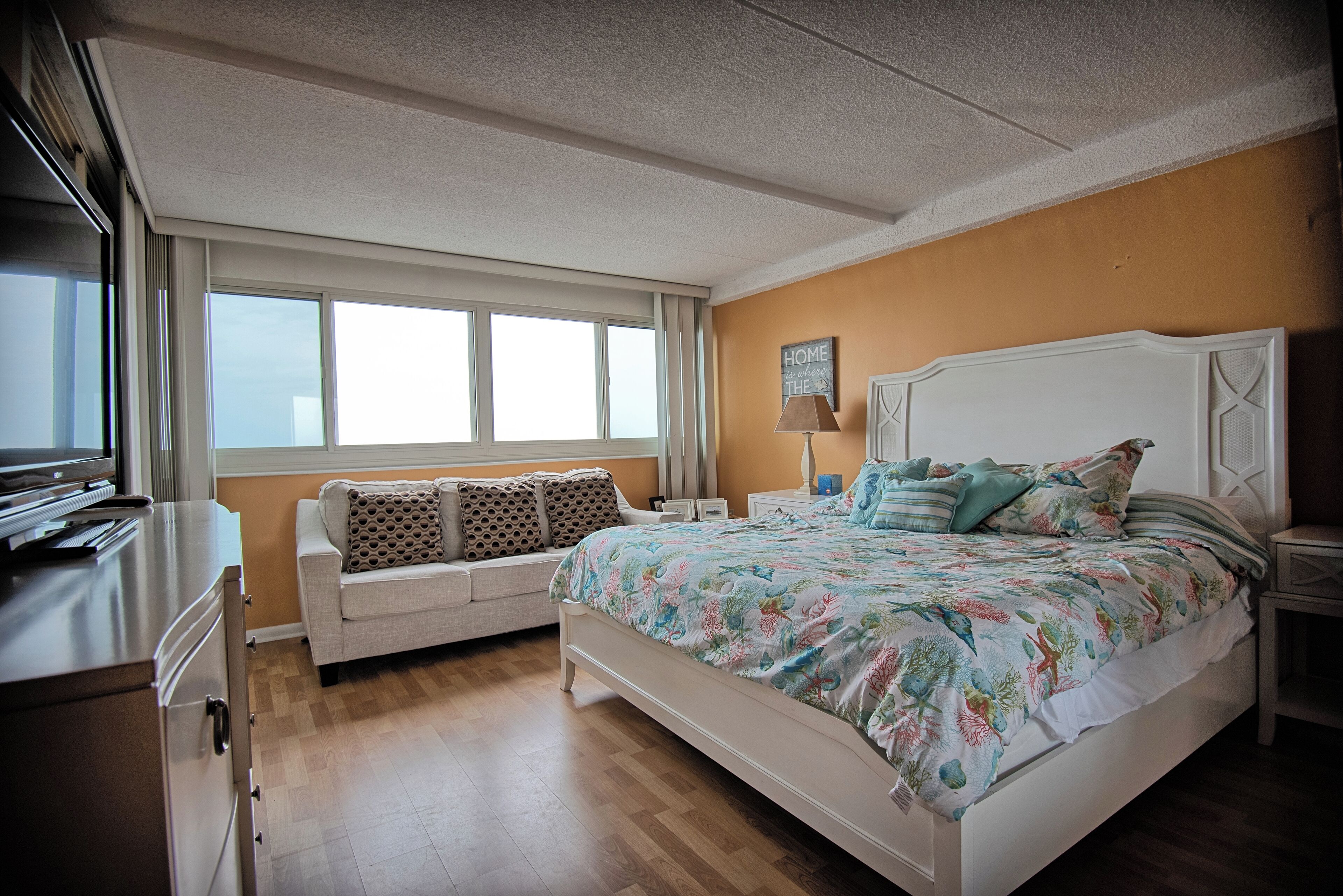 2 habitaciones, tabla de planchar con plancha y wifi gratis 