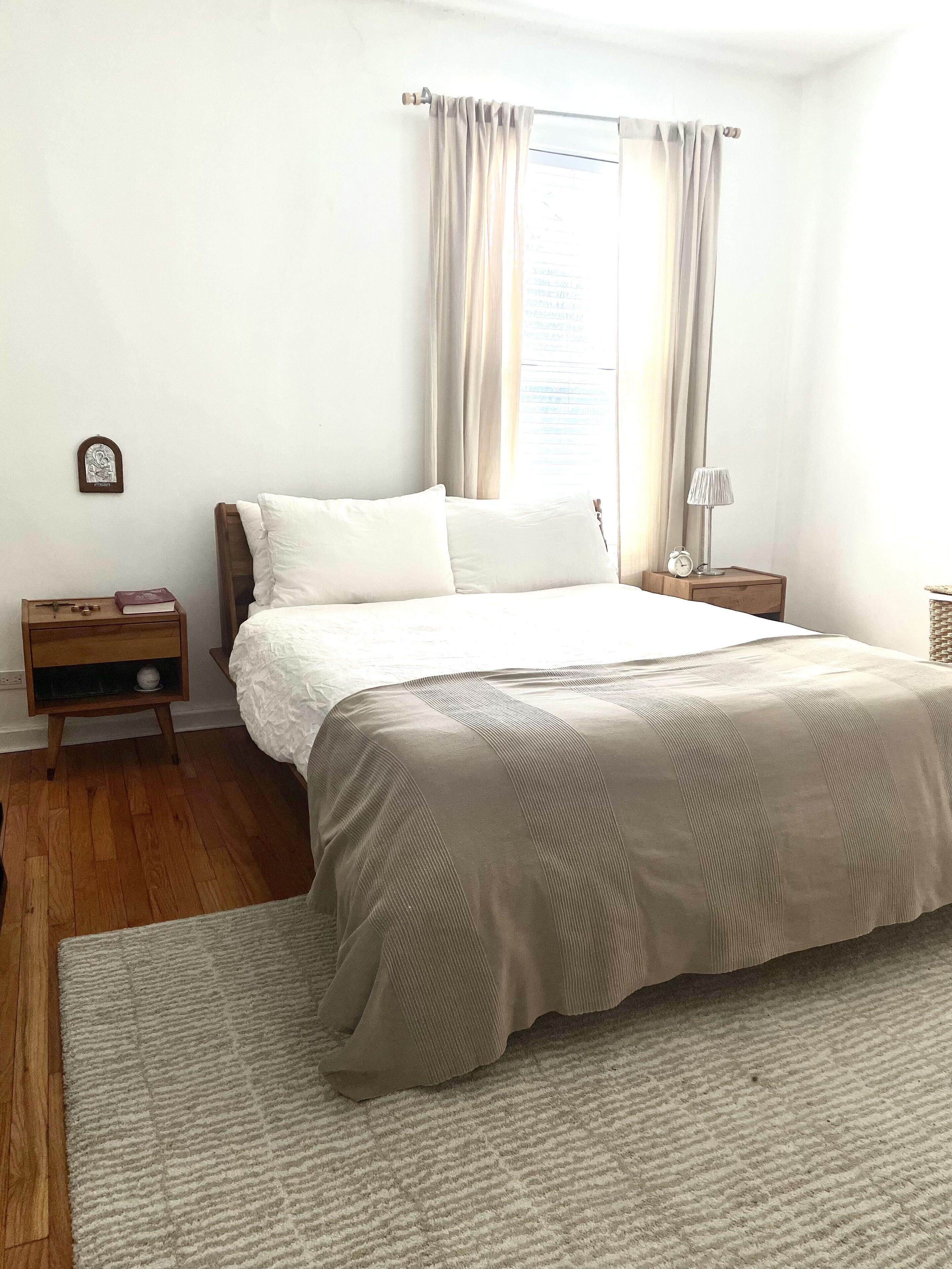 Bright & Spacious Brick 2-Flat Great for families!