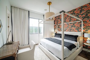 4 slaapkamers, een strijkplank/strijkijzer, reisbedje, gratis wifi