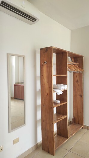 Chambre Confort, 1 grand lit et 1 canapé-lit | 2 chambres, literie hypoallergénique, lit avec matelas à plateau-coussin