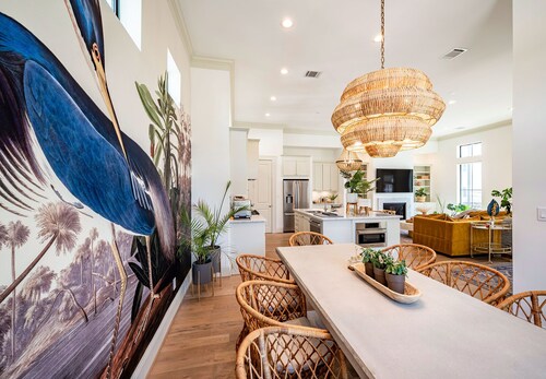 Boheme Haus ·Award-Winning Designer Luxury for 12· Montrose ·3200sqft • Elevator