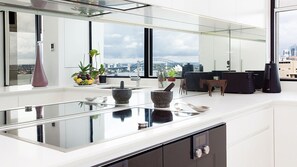 Fridge, microwave, oven, dishwasher - Impeccably positioned with Outstanding Harbour Views! (Darling Point)