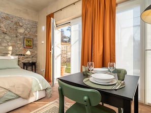 1 bedroom, iron/ironing board, free WiFi, bed sheets