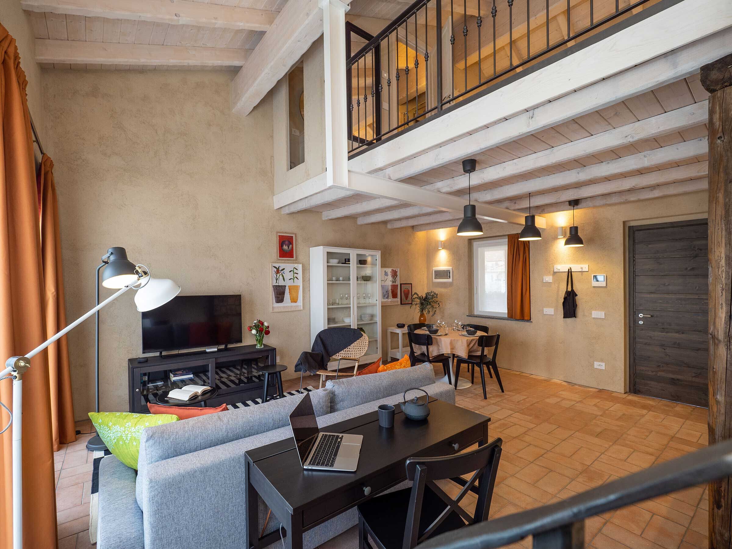 Bright Farmhouse Loft near Lake Maggiore and Orta