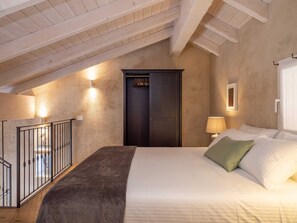 1 soverom, strykejern/-brett, wi-fi (inkludert) og sengetøy