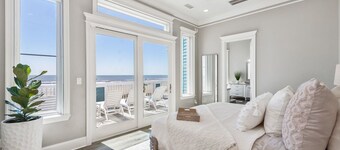 Beachfront Luxury with Elevator/Bikes/Ping-Pong