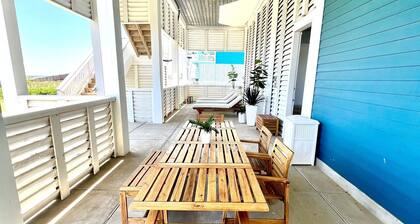 Beachfront Luxury with Elevator/Bikes/Ping-Pong