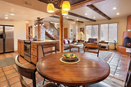 Fort Marcy 98 | Walk to Plaza | Kiva Fireplace | Full Kitchen | Hot Tub | Pool | End Unit | 2 Levels