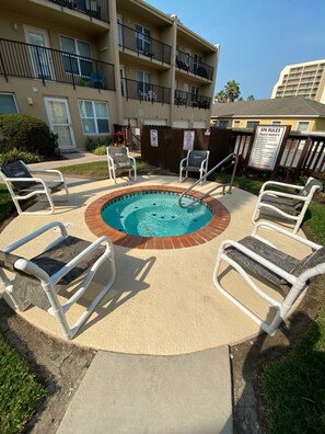 Piscina all'aperto, una piscina riscaldata