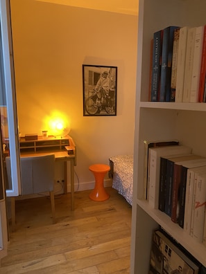 1 chambre, fer et planche Ă repasser, Wi-Fi, draps fournis