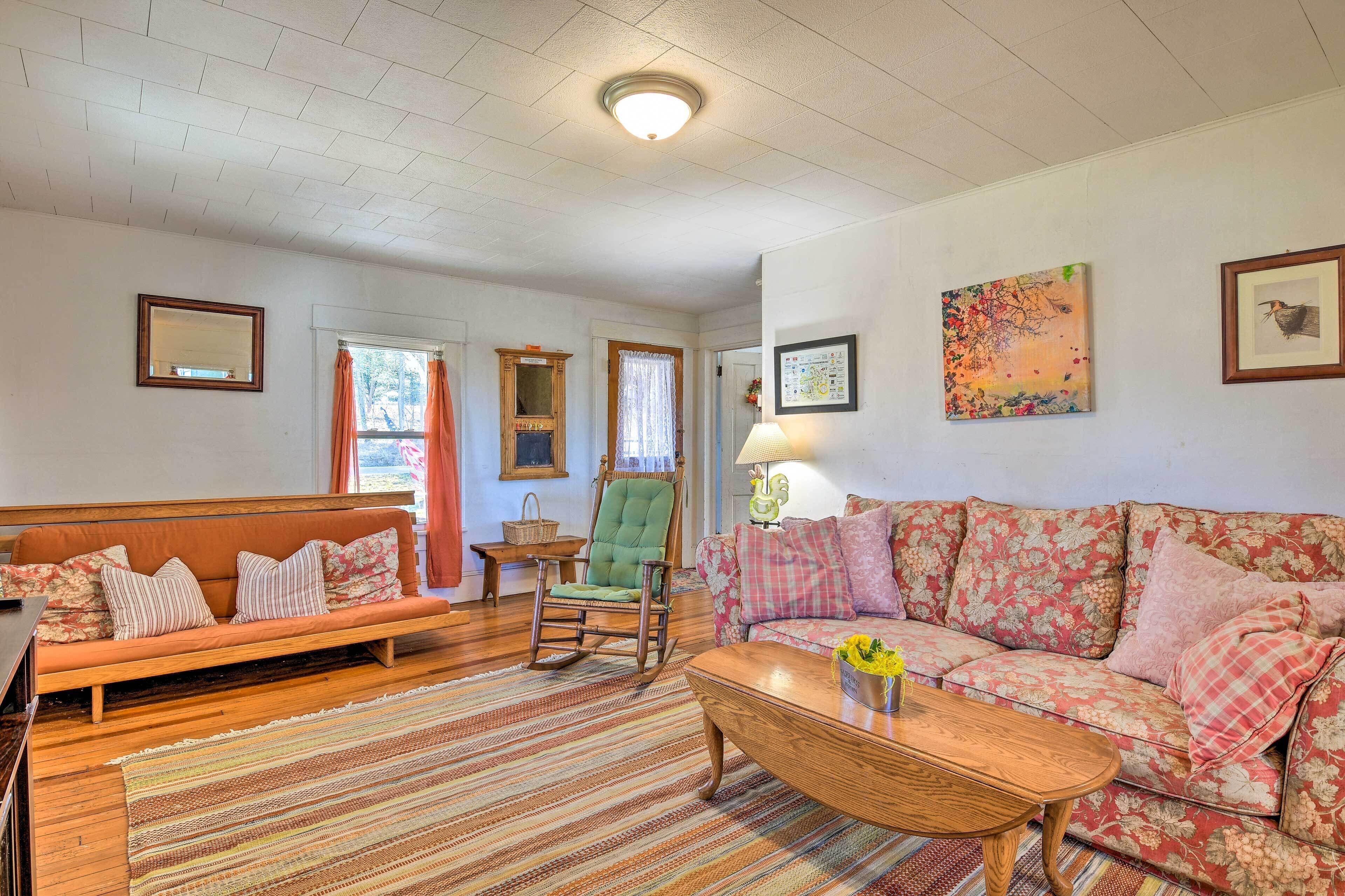 Narrowsburg Farmhouse Hideaway on 2 Acres w/ Pond!