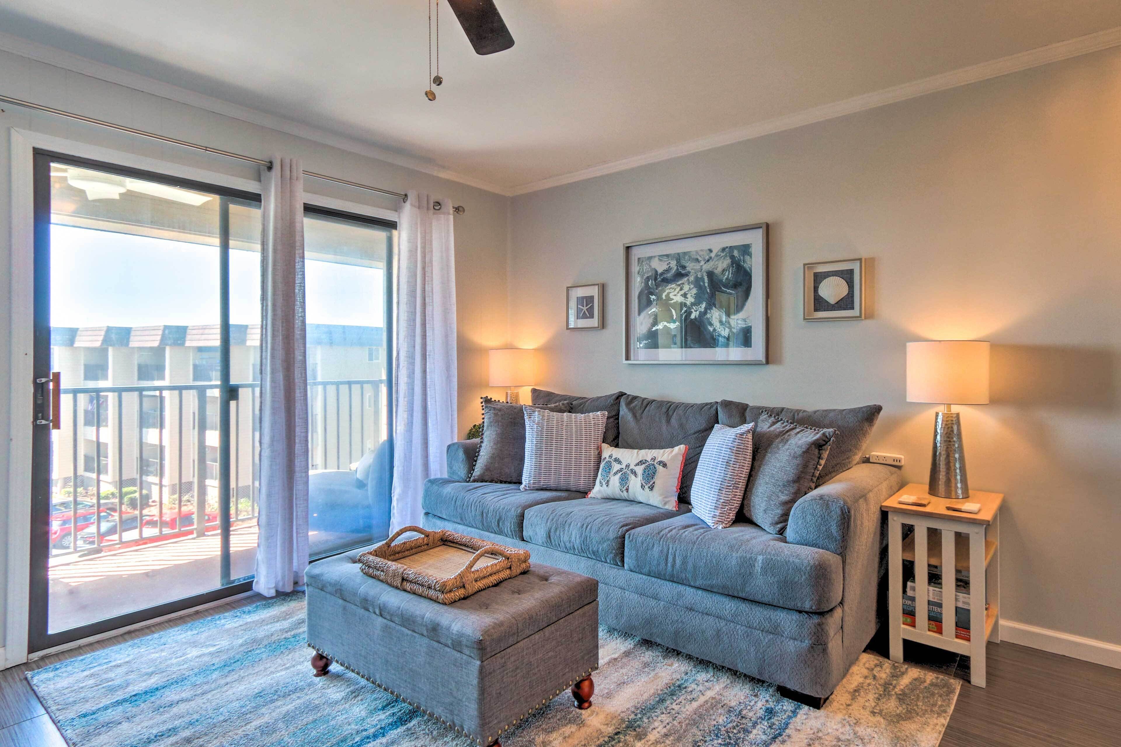 Hilton Head Beach Condo w/ Resort-Style Pool!