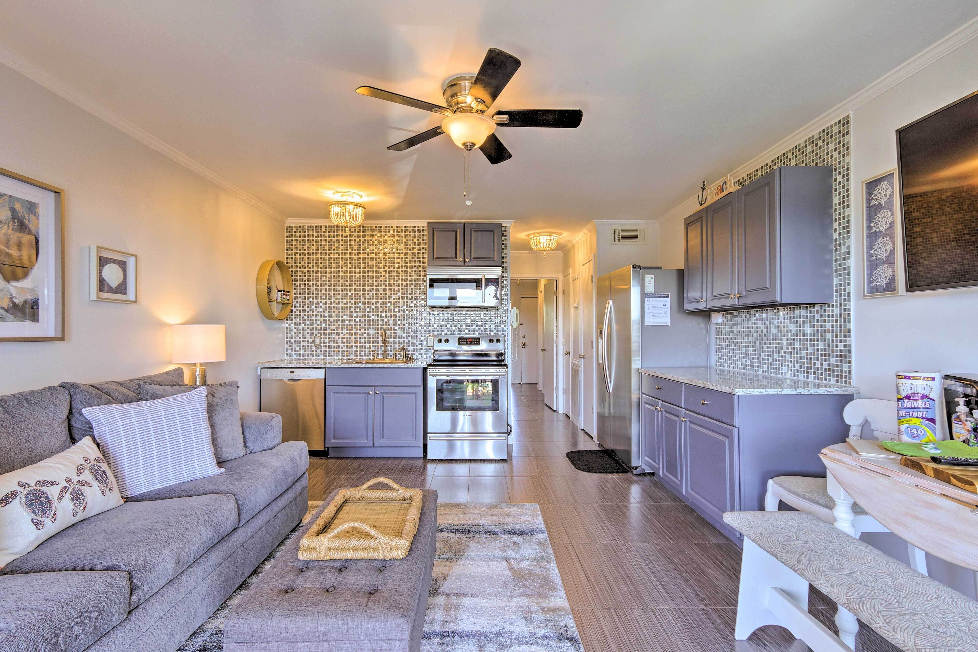 Hilton Head Beach Condo w/ Resort-Style Pool!