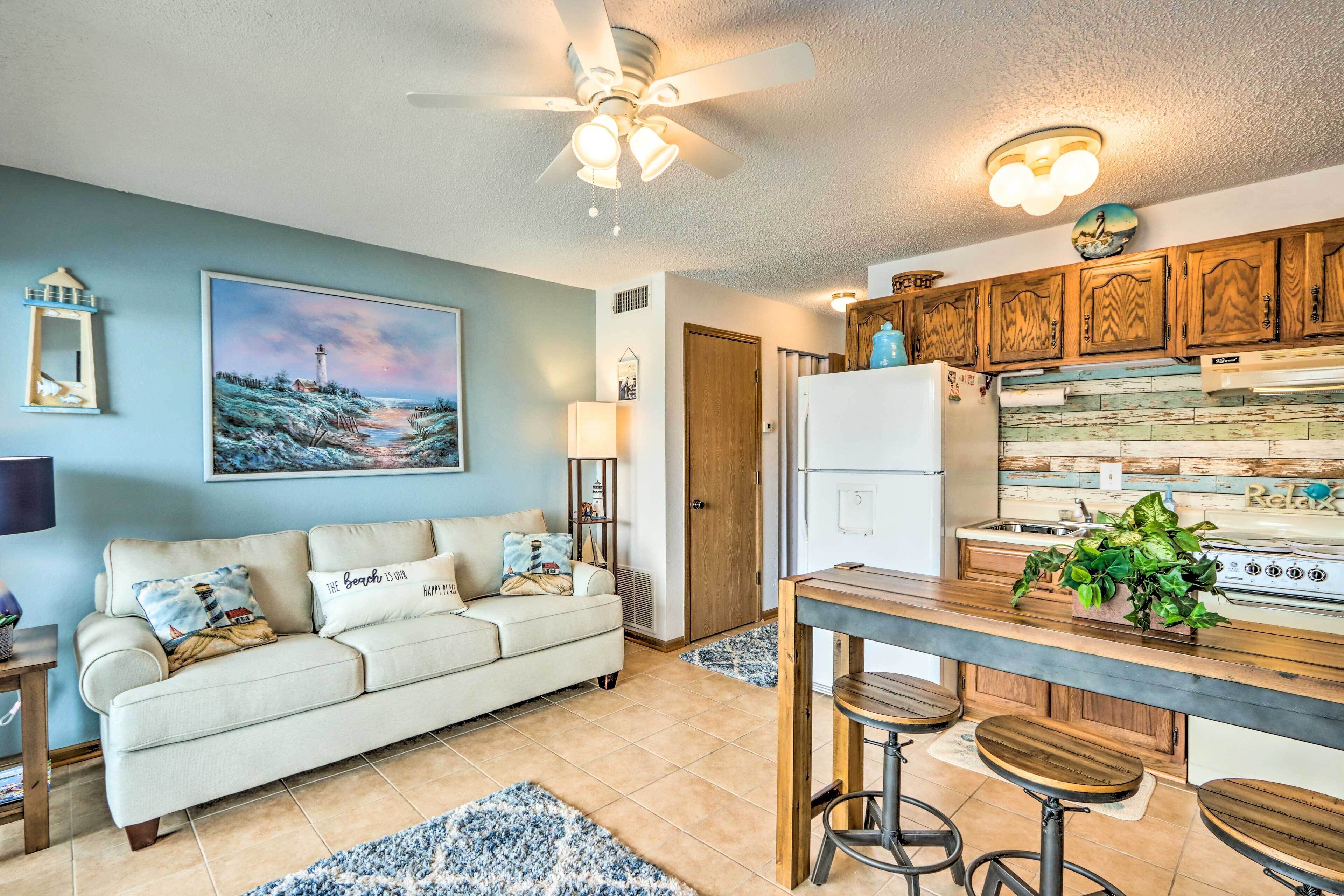 Cozy Osage Beach Condo w/ Boat Slip Available!