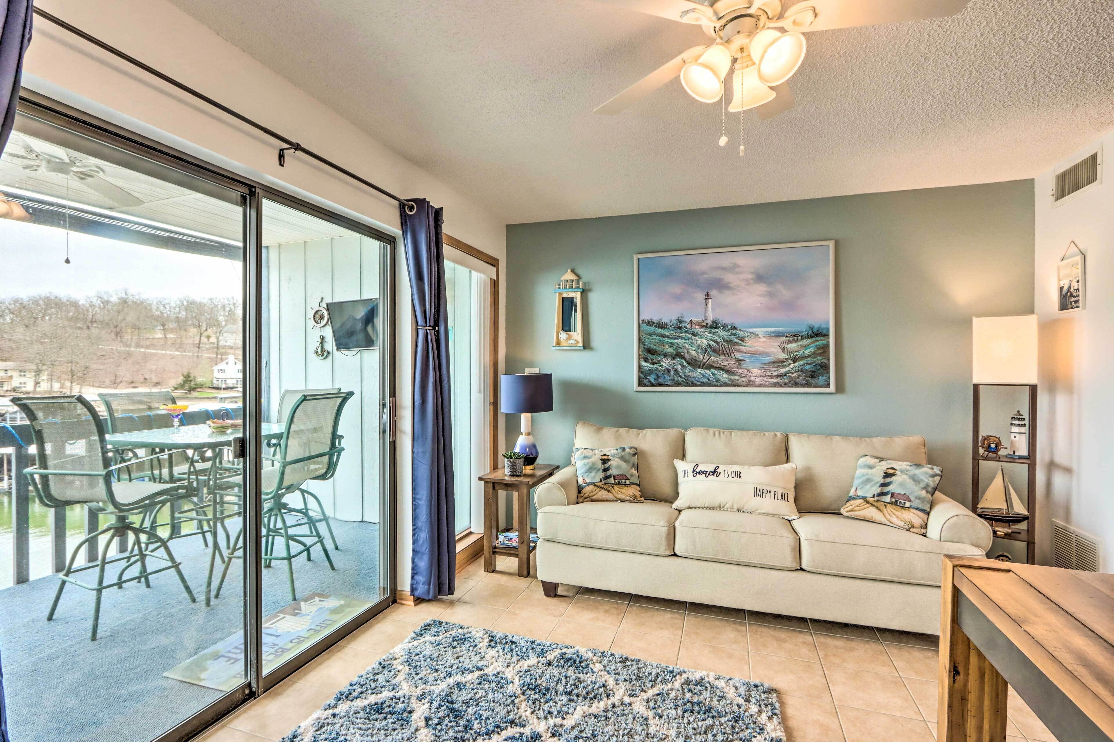 Cozy Osage Beach Condo w/ Boat Slip Available!