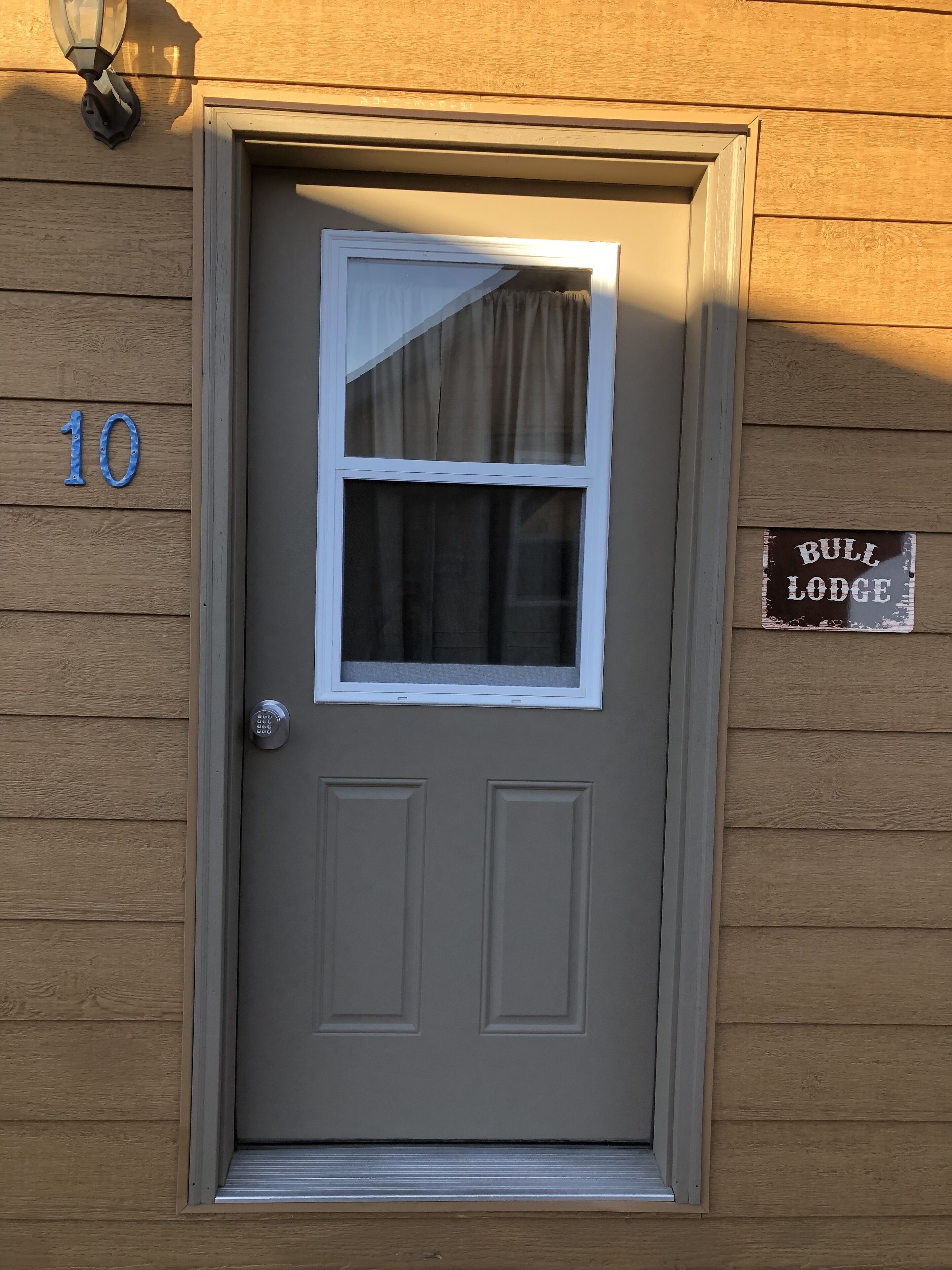 Cabins located in the base of the Beartooth Mountains!GLAMPING!