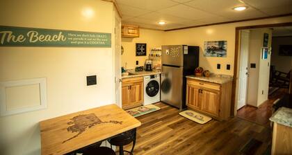 Otter Stop Inn! Ocean and mountain views from every window!