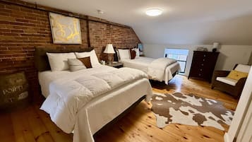 3 bedrooms, desk, iron/ironing board, free WiFi