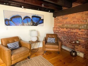Interior - Superb Location!! Heart of Old Port/Spacious Condo (Portland)