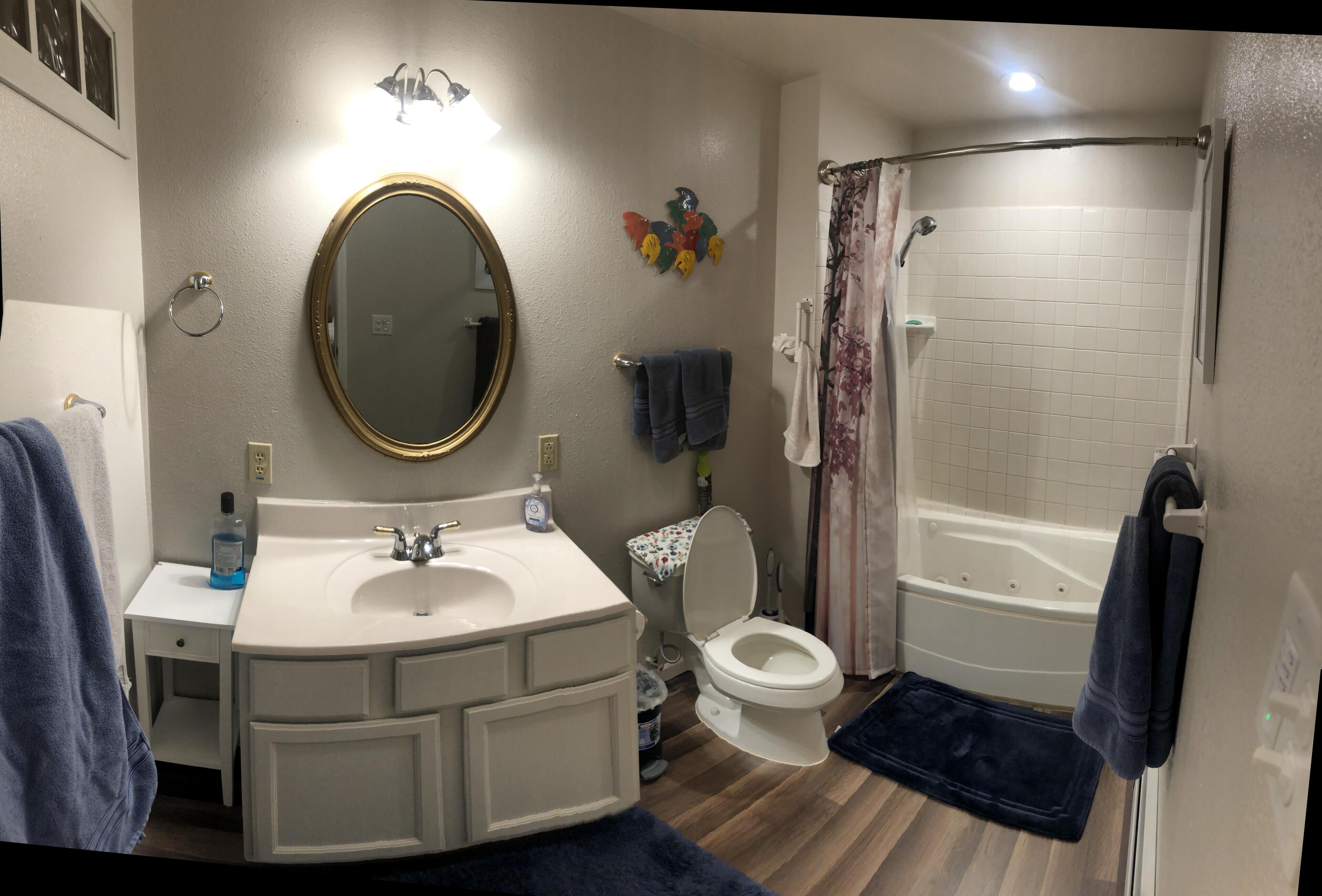 Ensemble douche/baignoire, baignoire à jets, serviettes fournies