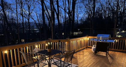 🏔Mountain retreat⛷ 400Mbps | Hot Tub | BBQ | Pets | Deck | 3300ft2 | King Bed