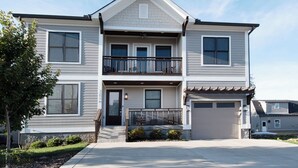 Exterior - Dual Nashville (Nashville)