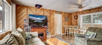 Whispering Pines Cabin - Family and pet Friendly Abode