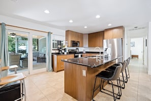 House, Multiple Beds, Kitchen, Garden View (SoCo Charmer) | Private kitchen | Fridge, microwave, oven, dishwasher - Screened-in Porch Walkable to Soco (Austin)