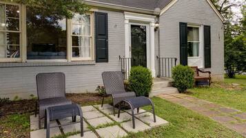 House, Multiple Beds, Kitchen | Garden view