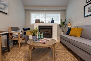 House, Multiple Beds, Kitchen | Living room