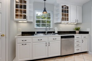 House, Multiple Beds, Kitchen | Private kitchen