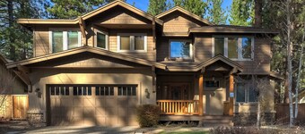 Stunning Forest Retreat - Walk to Upper Truckee River!