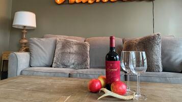 Condo, 1 King Bed with Sofa bed, Balcony | Interior