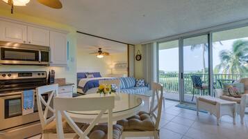 Condo, 1 King Bed with Sofa bed, Balcony, Beach View | Private kitchen | Fridge, microwave, oven, stovetop