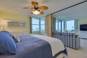 Condo, 1 très grand lit et 1 canapé-lit, balcon, vue sur la plage | Accès au Wi-Fi (inclus)